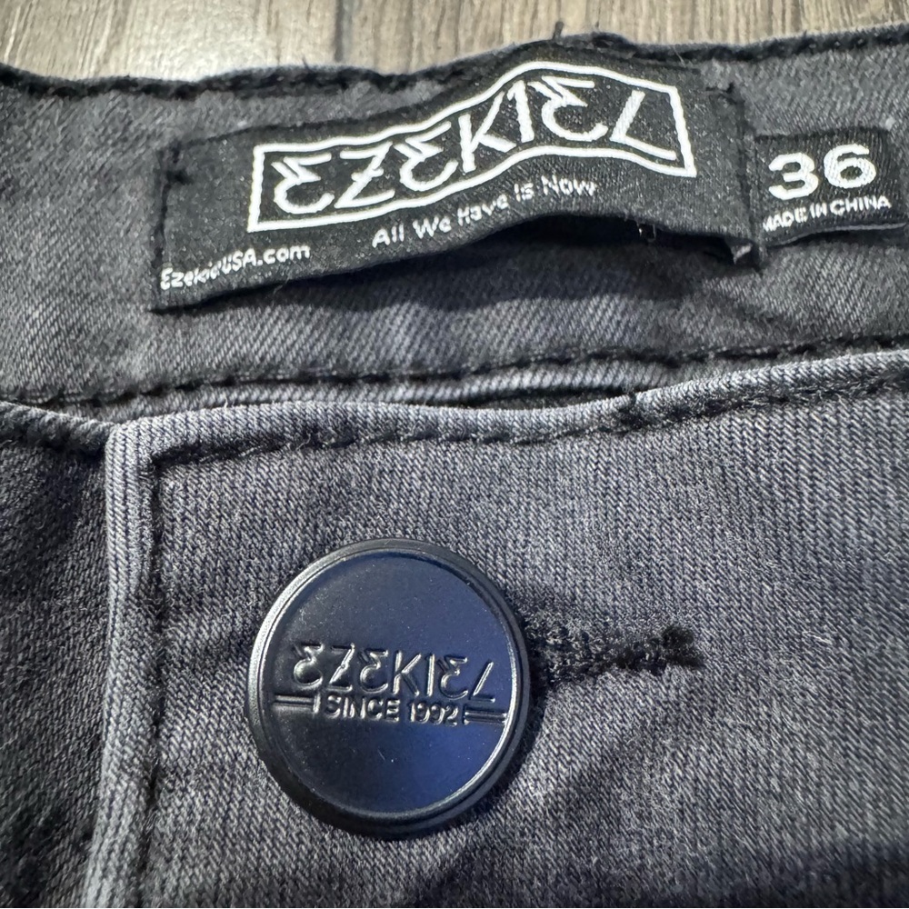 Ezekiel Men's Dark Gray Bootcut Jeans size 36 EZ Rider 302 - Picture 5 of 6